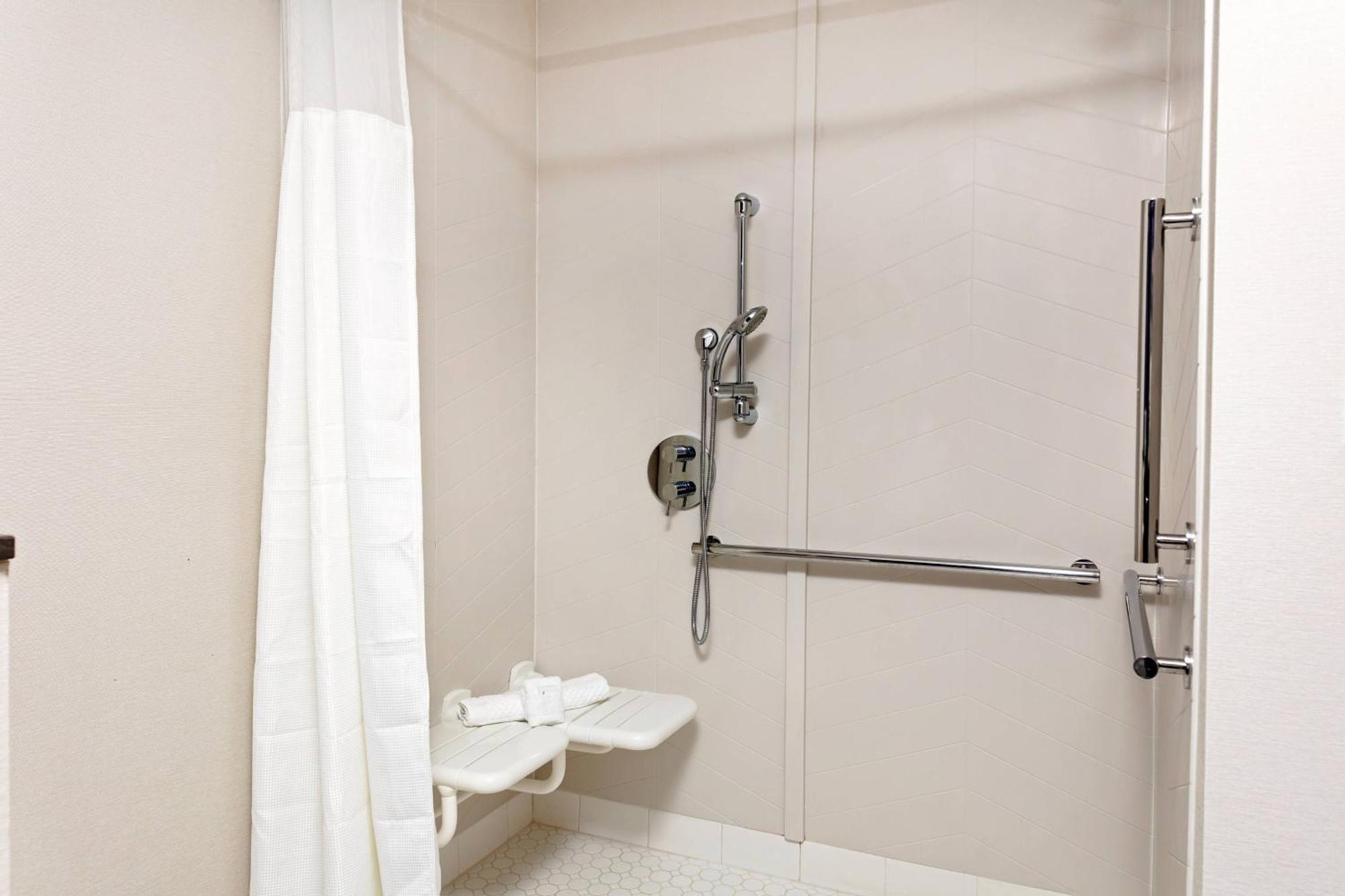 Hotel Fairfield By Marriott Port Clinton Waterfront Esterno foto